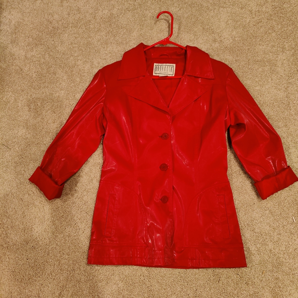 Elegant Red BB DakotaTrench Coat for Women. Sleek and stylish! Juniors Small.